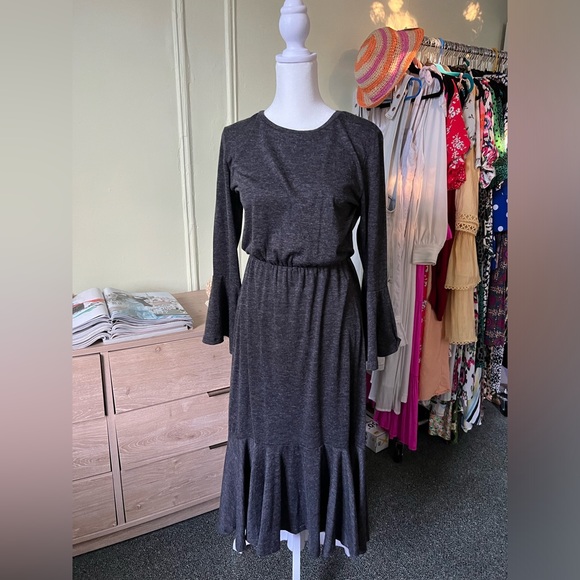 JOE FRESH Grey Long-Sleeve Jersey Stretch Modest Dress Ruffle Hem Bell Sleeve S - Picture 4 of 16